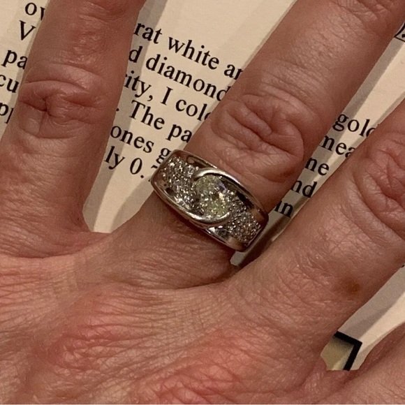 14k Gold Diamond Ring - Picture 9 of 10